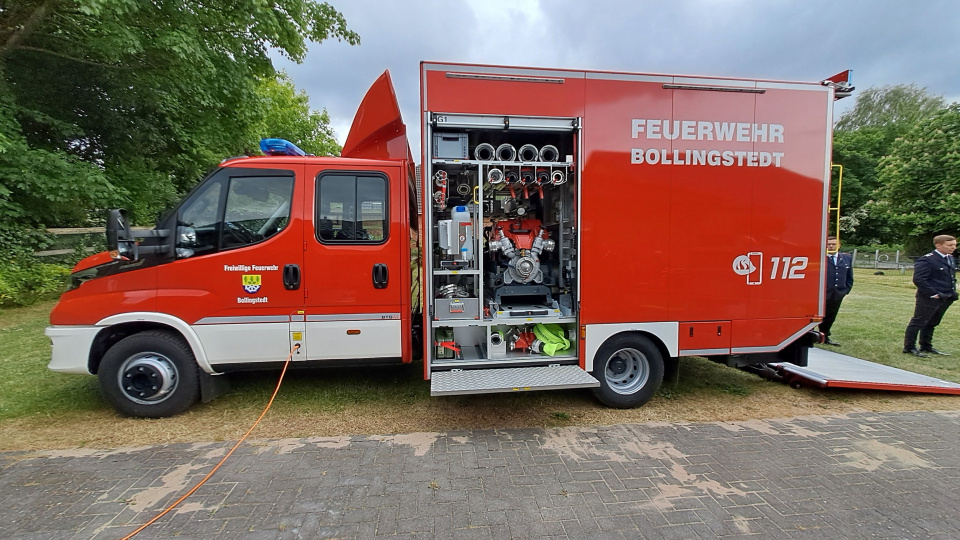 FFW Bollingstedt erhält ein neues Fahrzeug